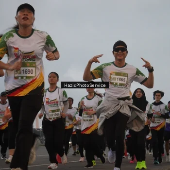Runner Photo 7725839