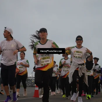 Runner Photo 7725848