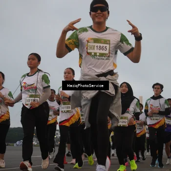 Runner Photo 7725859
