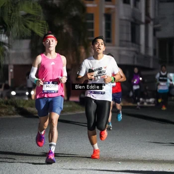 Runner Photo 7725870