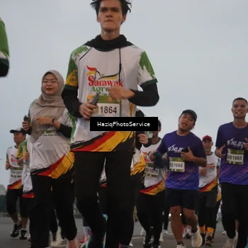 Runner Photo 7725898