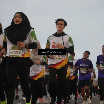 Runner Photo 7725899
