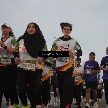 Runner Photo 7725911