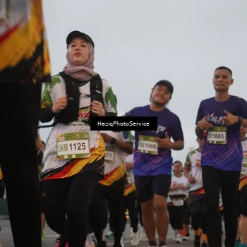 Runner Photo 7725917
