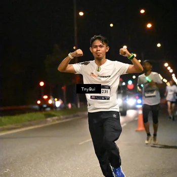 Runner Photo 7725937