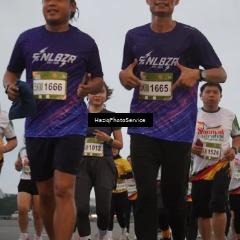 Runner Photo 7725946