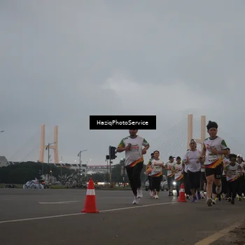 Runner Photo 7726003