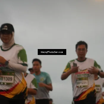 Runner Photo 7726022