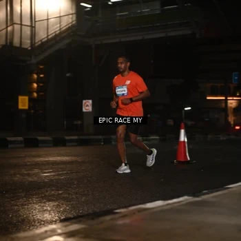 Runner Photo 7726040
