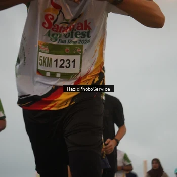 Runner Photo 7726047