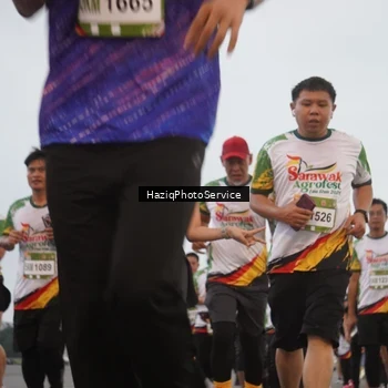 Runner Photo 7726051