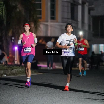 Runner Photo 7726054