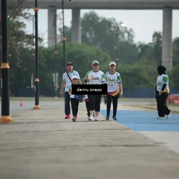 Runner Photo 7726070