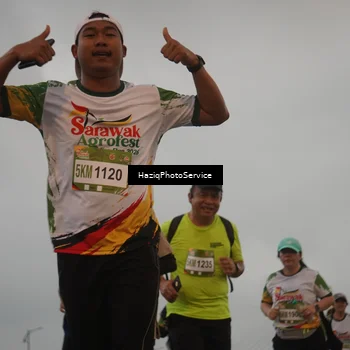 Runner Photo 7726071