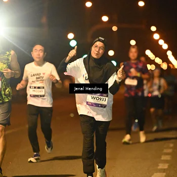Runner Photo 7726075