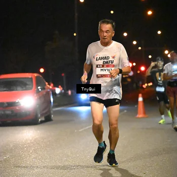 Runner Photo 7726088
