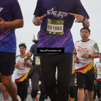Runner Photo 7726092