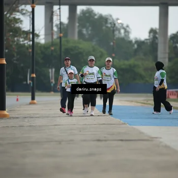Runner Photo 7726117