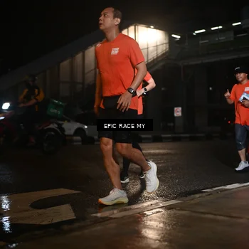 Runner Photo 7726159