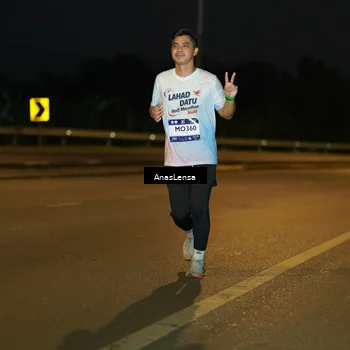 Runner Photo 7726244