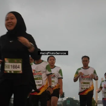 Runner Photo 7726253