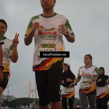 Runner Photo 7726302