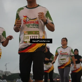 Runner Photo 7726310