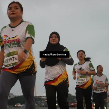 Runner Photo 7726343