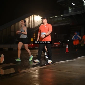 Runner Photo 7726345