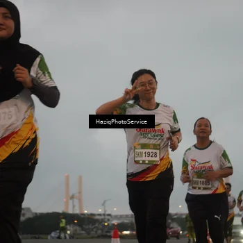 Runner Photo 7726362