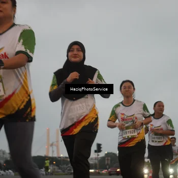 Runner Photo 7726373