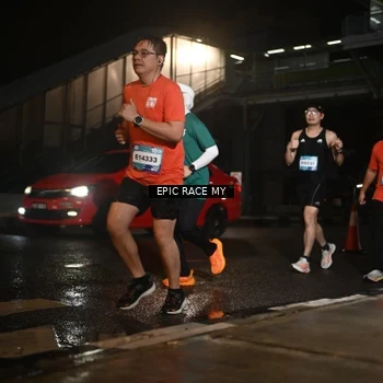 Runner Photo 7726392