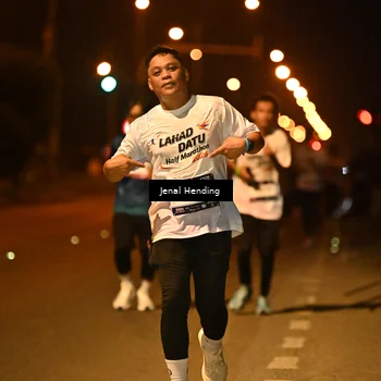 Runner Photo 7726435