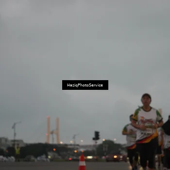 Runner Photo 7726451