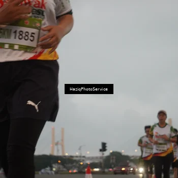 Runner Photo 7726453