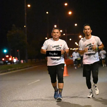 Runner Photo 7726459