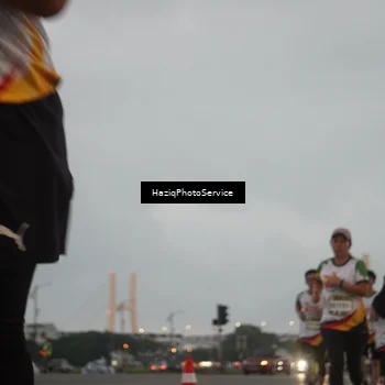 Runner Photo 7726464