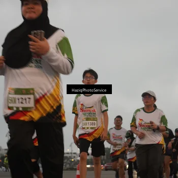 Runner Photo 7726538