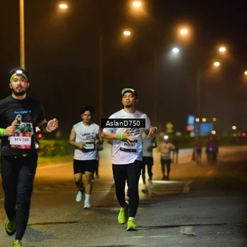 Runner Photo 7726592