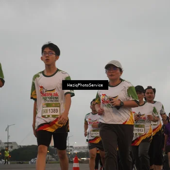 Runner Photo 7726602
