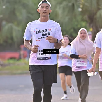 Runner Photo 7726769