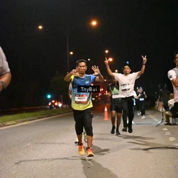 Runner Photo 7726775