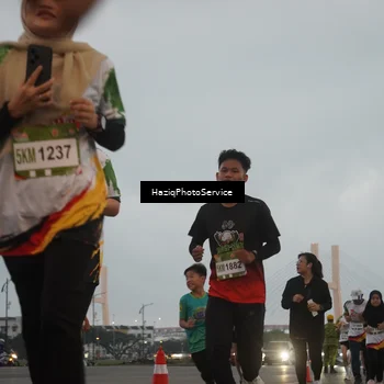 Runner Photo 7726805