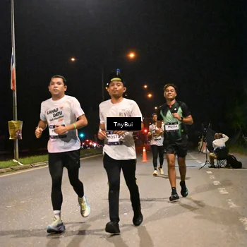 Runner Photo 7726842