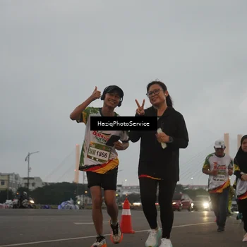 Runner Photo 7726845