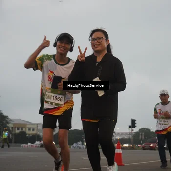 Runner Photo 7726870