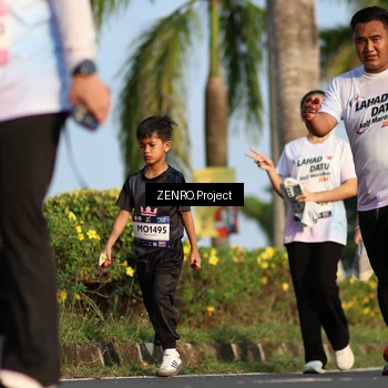 Runner Photo 7726892