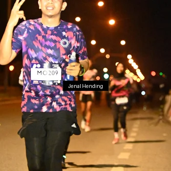 Runner Photo 7726895