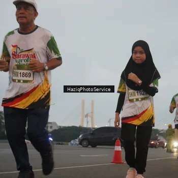 Runner Photo 7726905