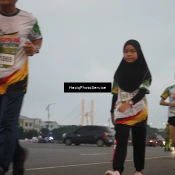 Runner Photo 7726915